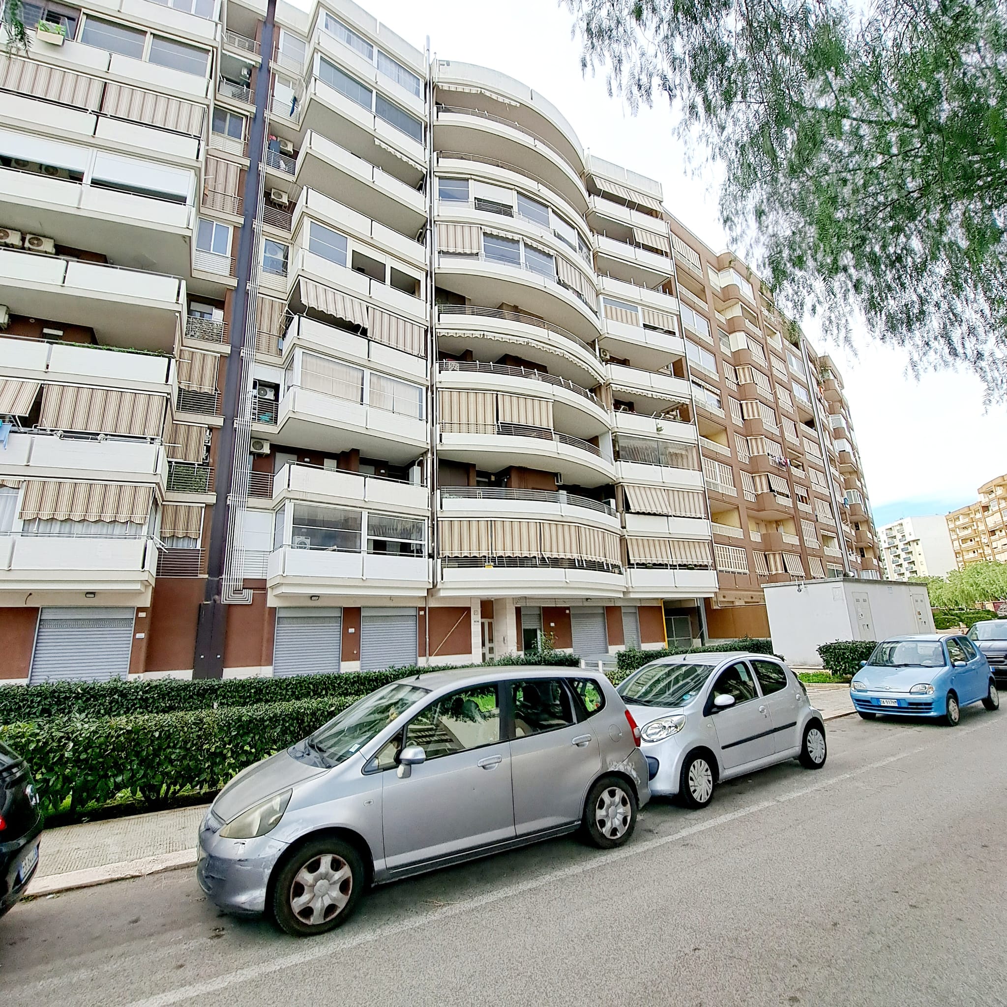 Bari. Q.re San Paolo. Via Silvestri.